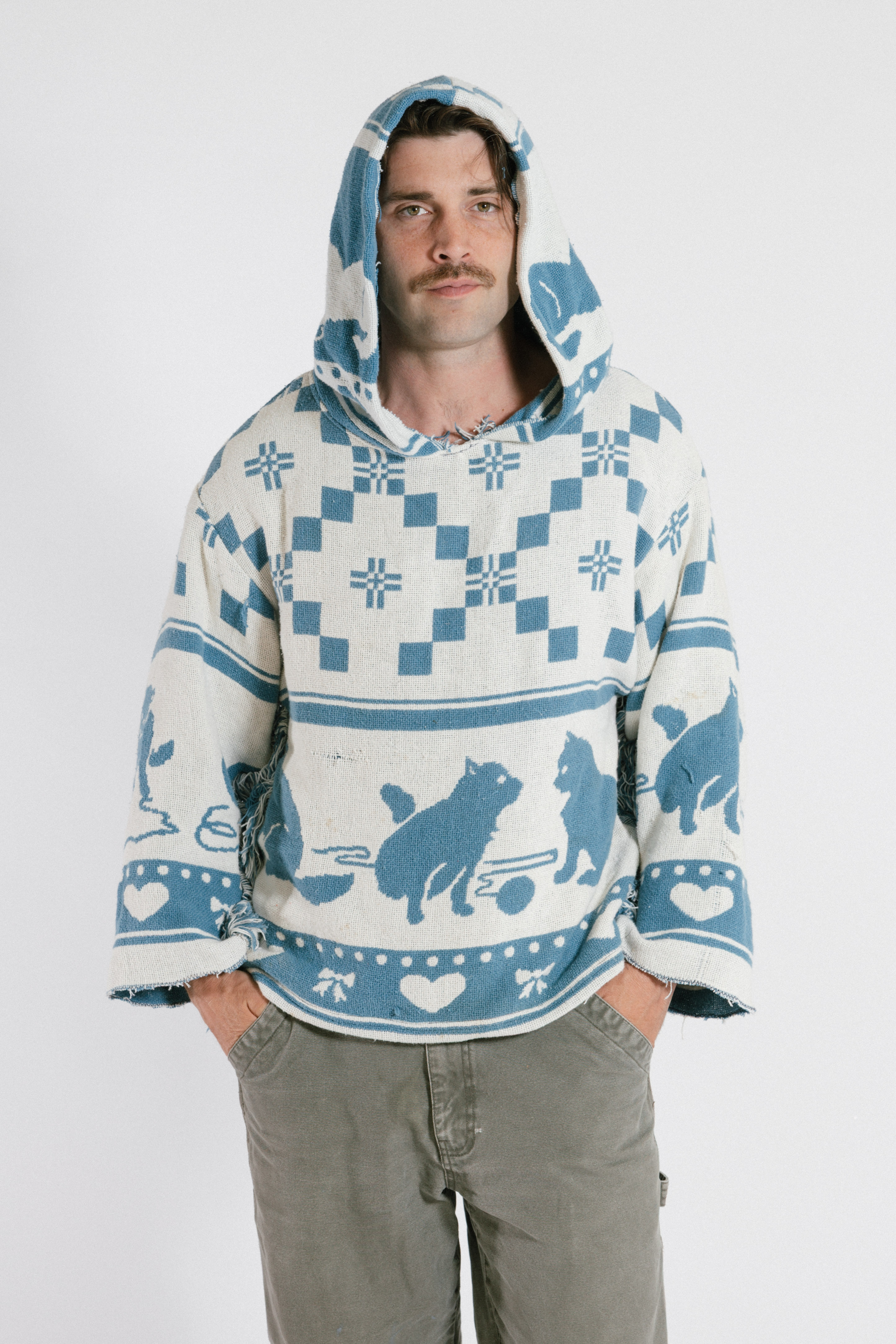 FEATURE: kitty shawl